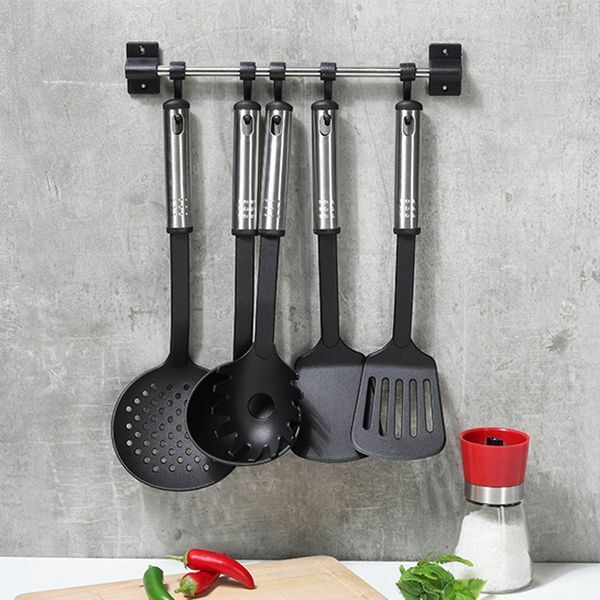 6-teiliges Küchenhelfer-Set aus Edelstahl & Kunststoff – Pfannenwender, Löffel, Suppenkelle, Spaghettilöffel & Wandhalterung mit 5 Haken