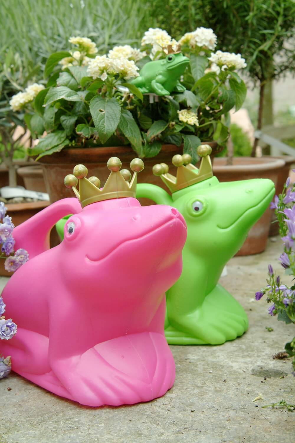 Gießkanne „Froschkönig“ – Grün, 2L, mit Goldkrone, Kunststoff